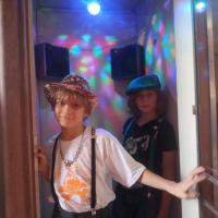Toto et Zozo : les protozofwères, dans LE micro dancing !